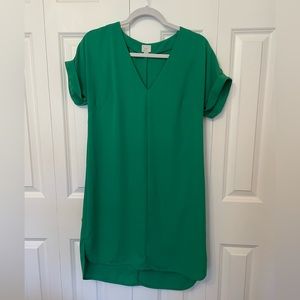 A new day brand cute green dress w gold button detail on back
